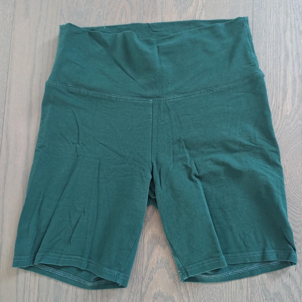ARITZIA biking shorts size M